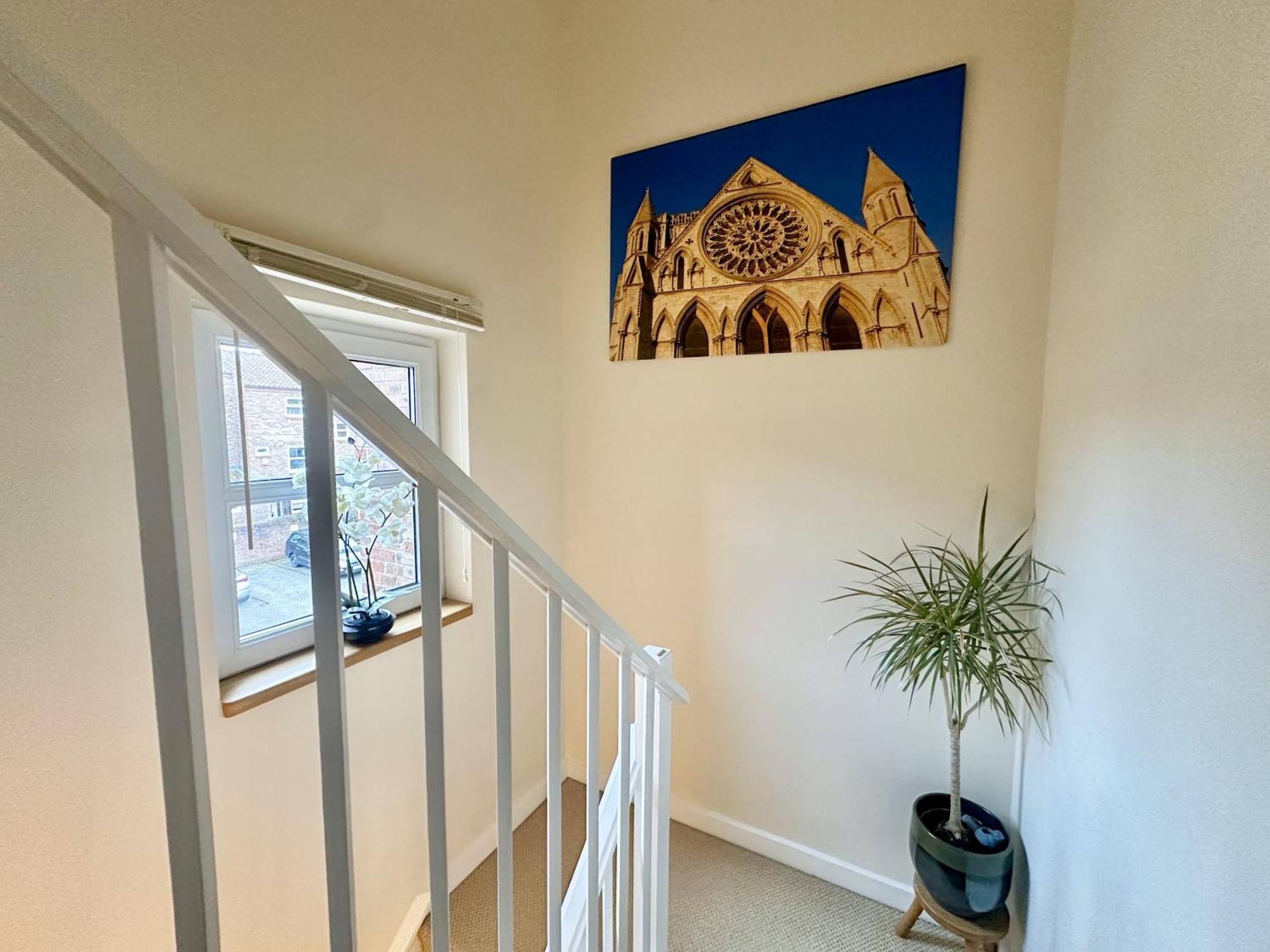 New Tower House - At 10 Pear Tree Court With Parking Holiday home
