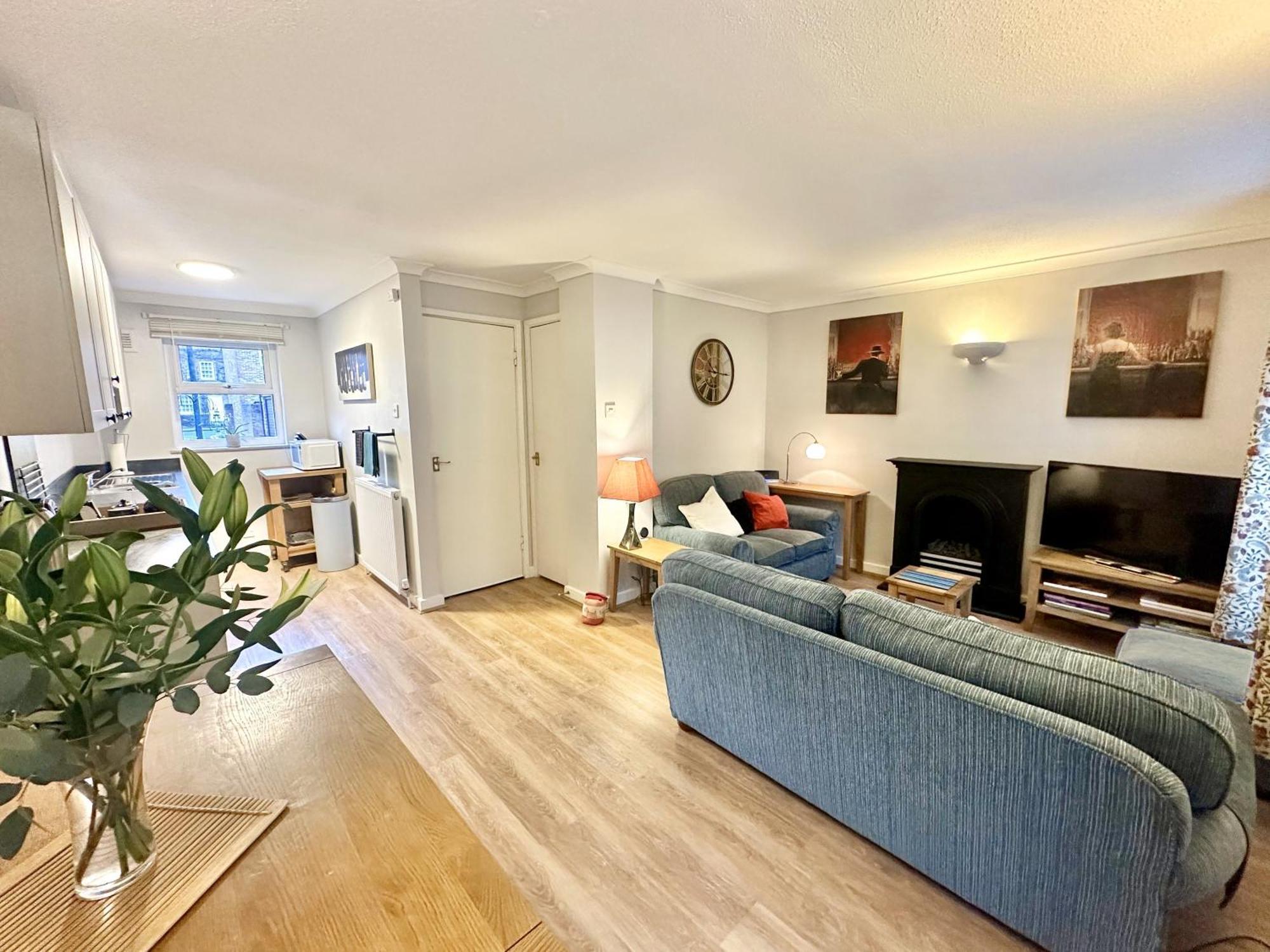 Casa vacanze New Tower House - At 10 Pear Tree Court With Parking *
