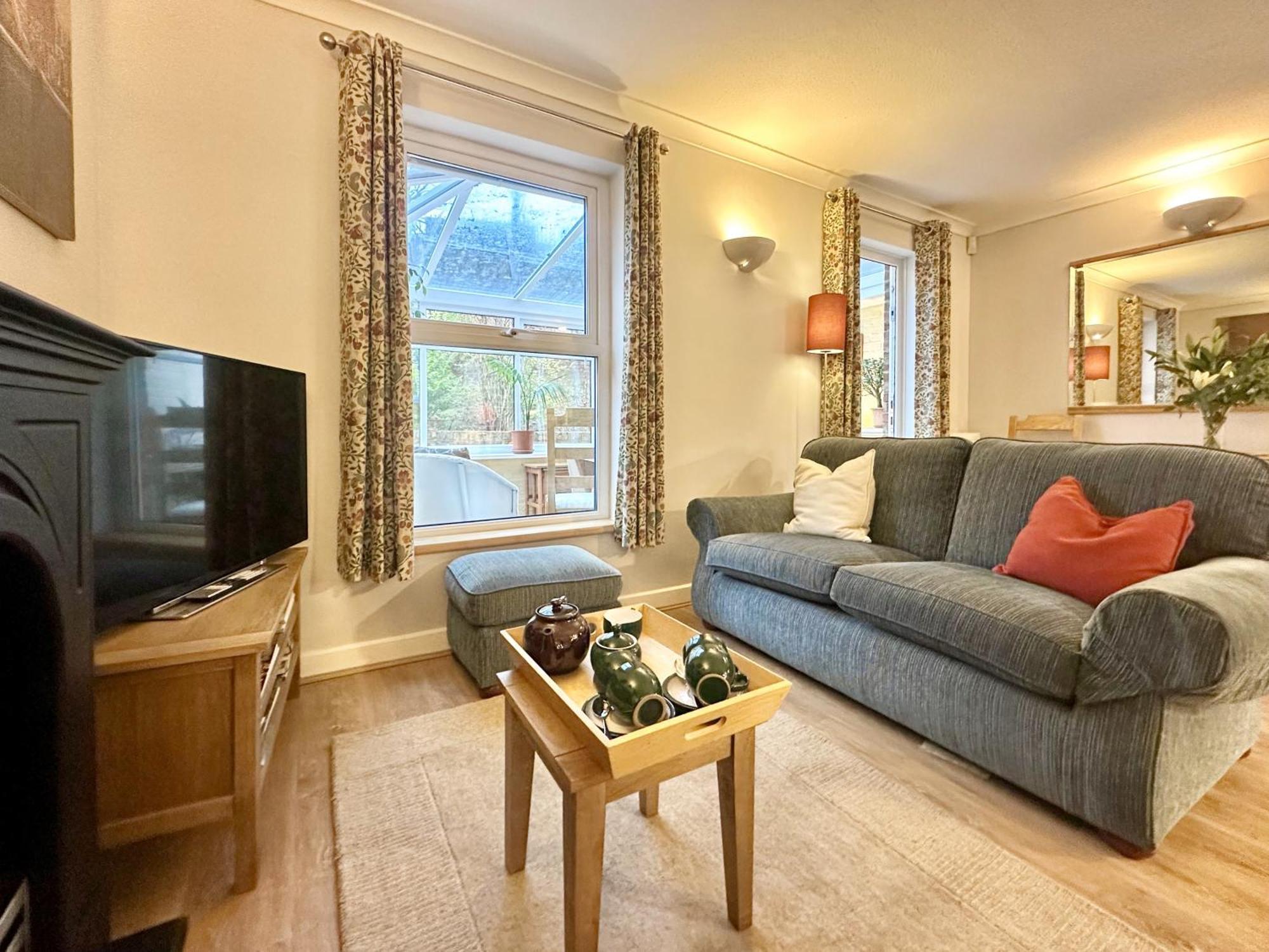 New Tower House - At 10 Pear Tree Court With Parking Casa vacanze