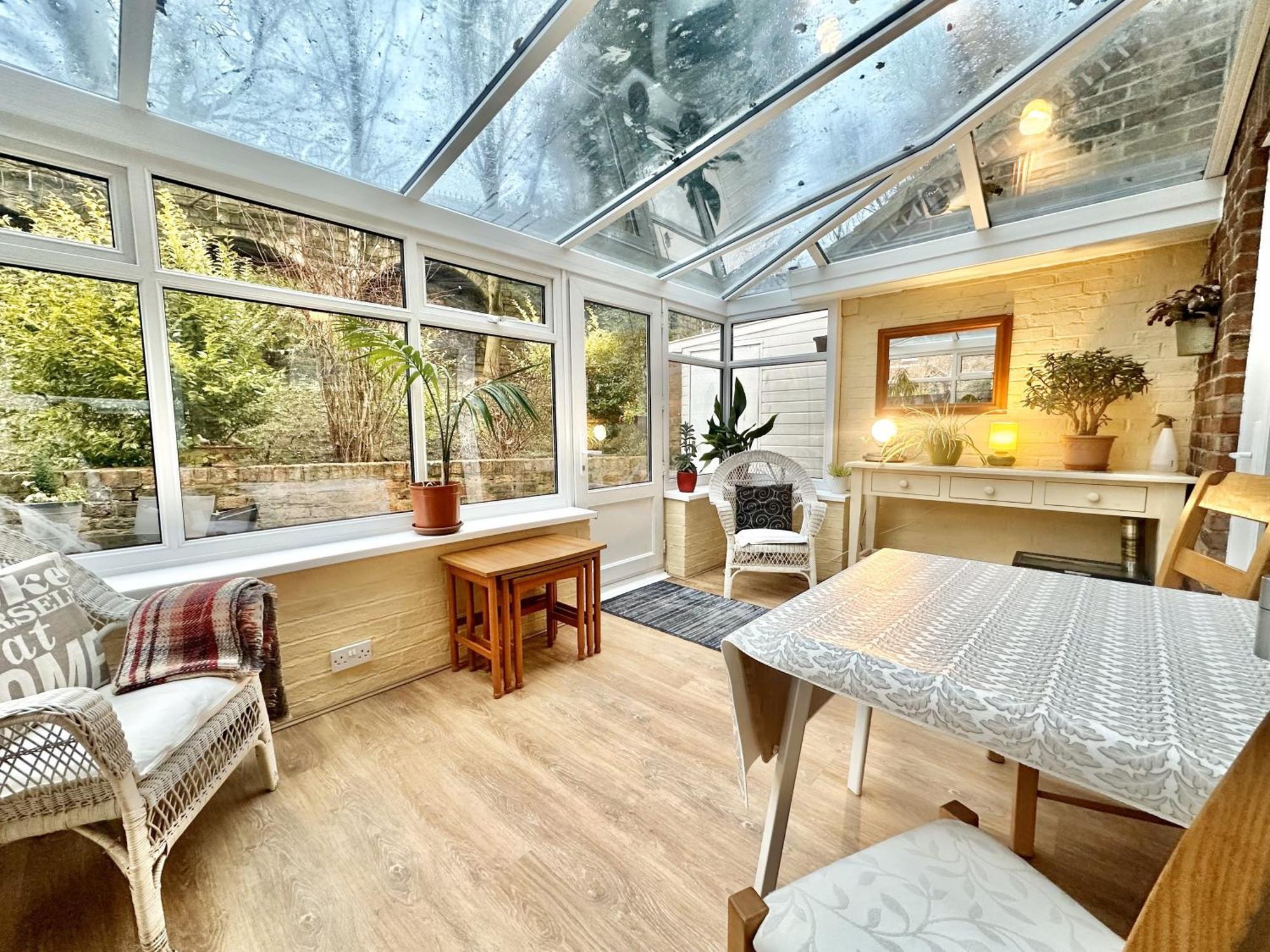 New Tower House - At 10 Pear Tree Court With Parking * York