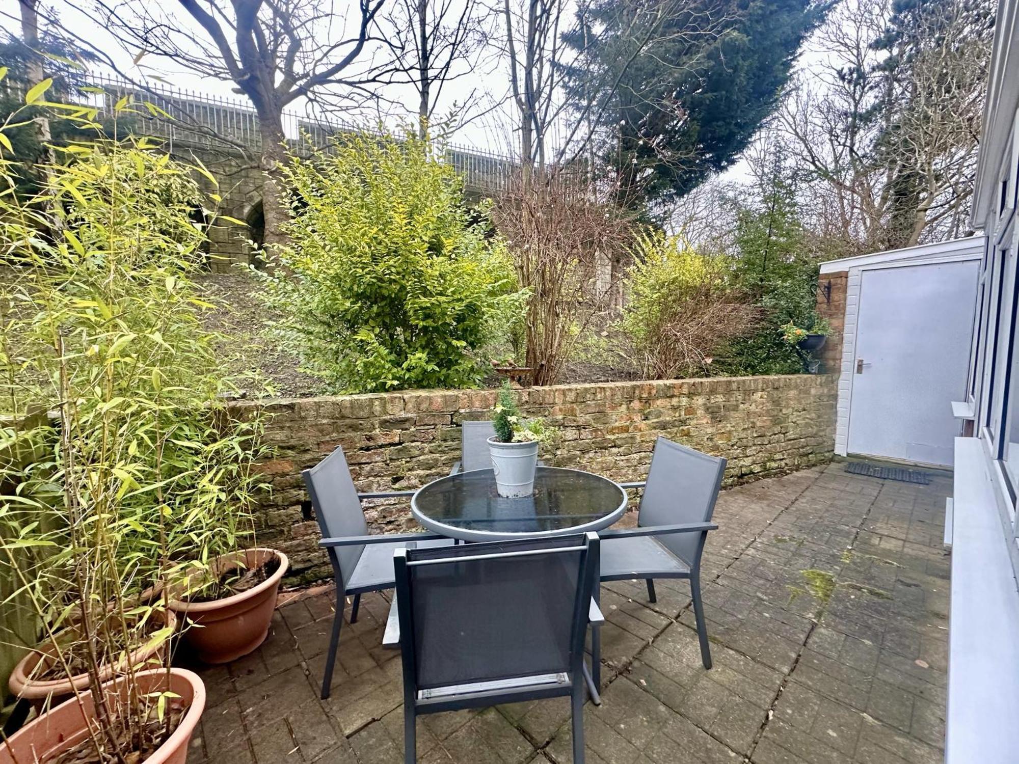New Tower House - At 10 Pear Tree Court With Parking Casa vacanze York